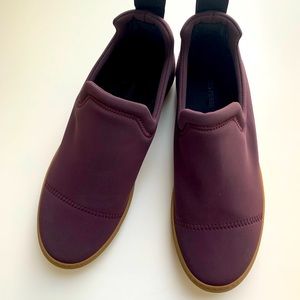 James Perse Mens size 11  burgundy slip on sneaks